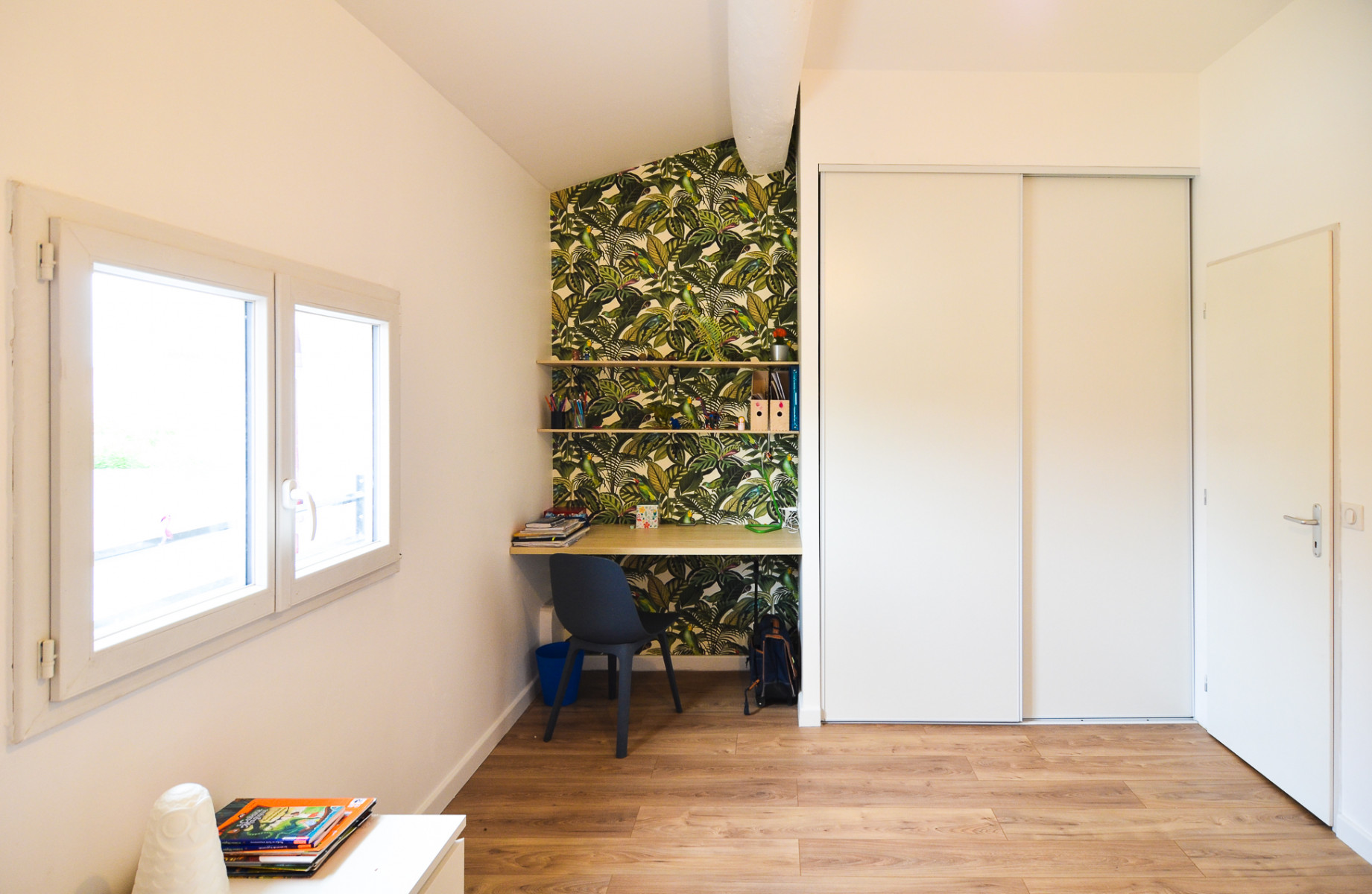 chambre avec bureau